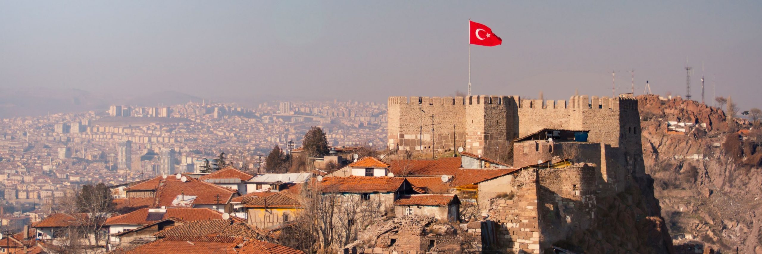 Türkiye'de üniversite okumak uluslararası öğrenciler için cazip olabilir. Ankara, ekonomik konumu ve eğitim fırsatları ile etkileyicidir.