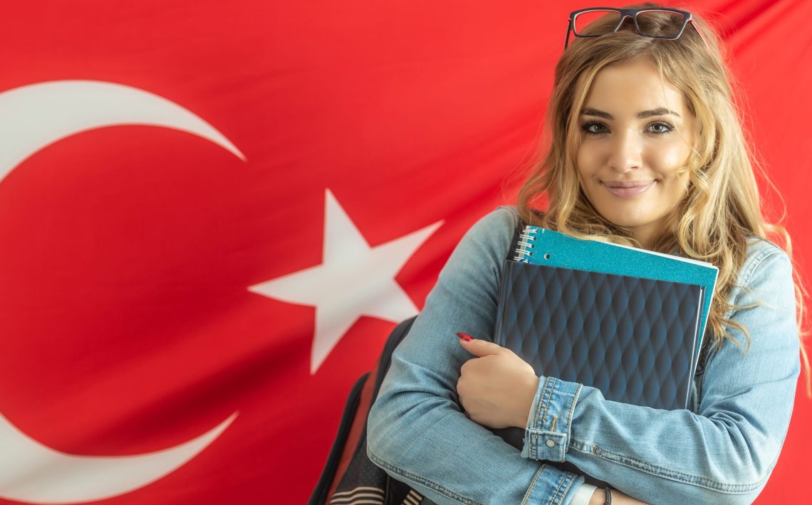 TÜRKİYE AVRUPA YÜKSEKÖĞRETİM ALANINDA LİDER KONUMDA TURKIYE IS A LEADER IN EUROPEAN HIGHER EDUCATION AREA ترکیه پیشرو در منطقه آموزش عالی اروپا است